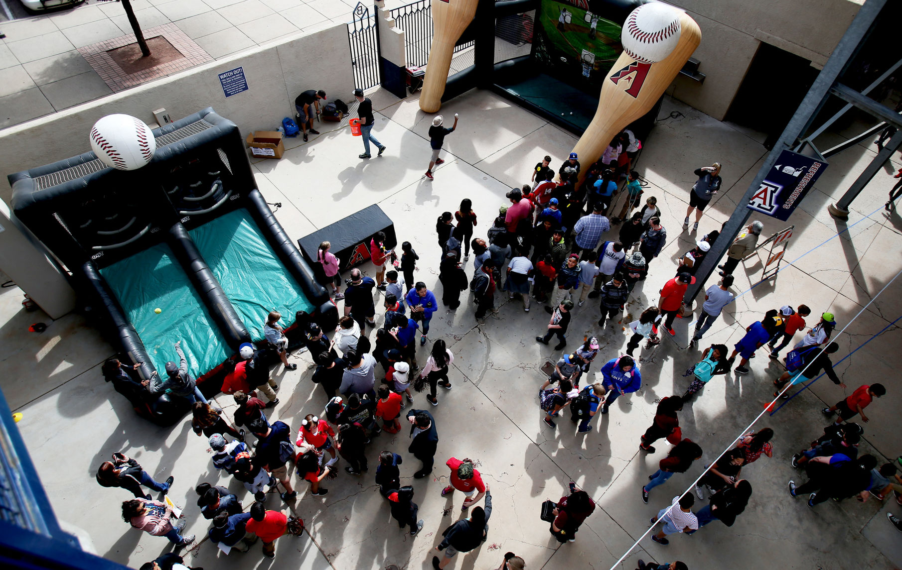 D-backs Field Trip Day for Tucson schoolchildren